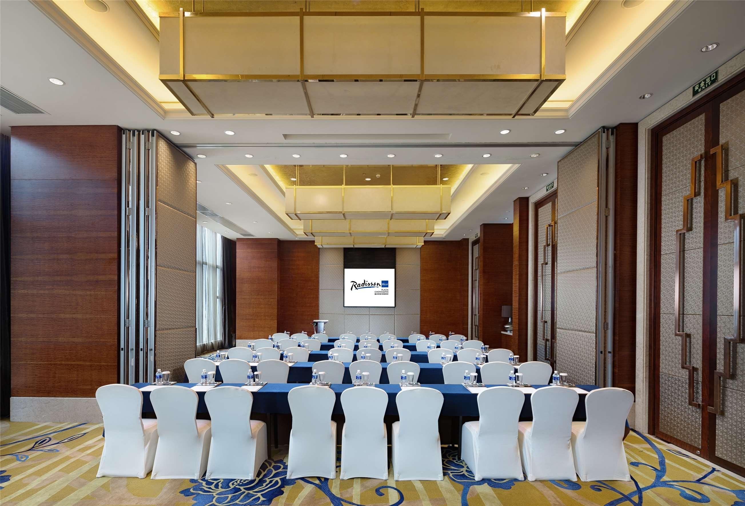 Radisson Blu Plaza Chongqing - Free 2 Bottle Of Local Beer Per Room During Stay Exterior foto