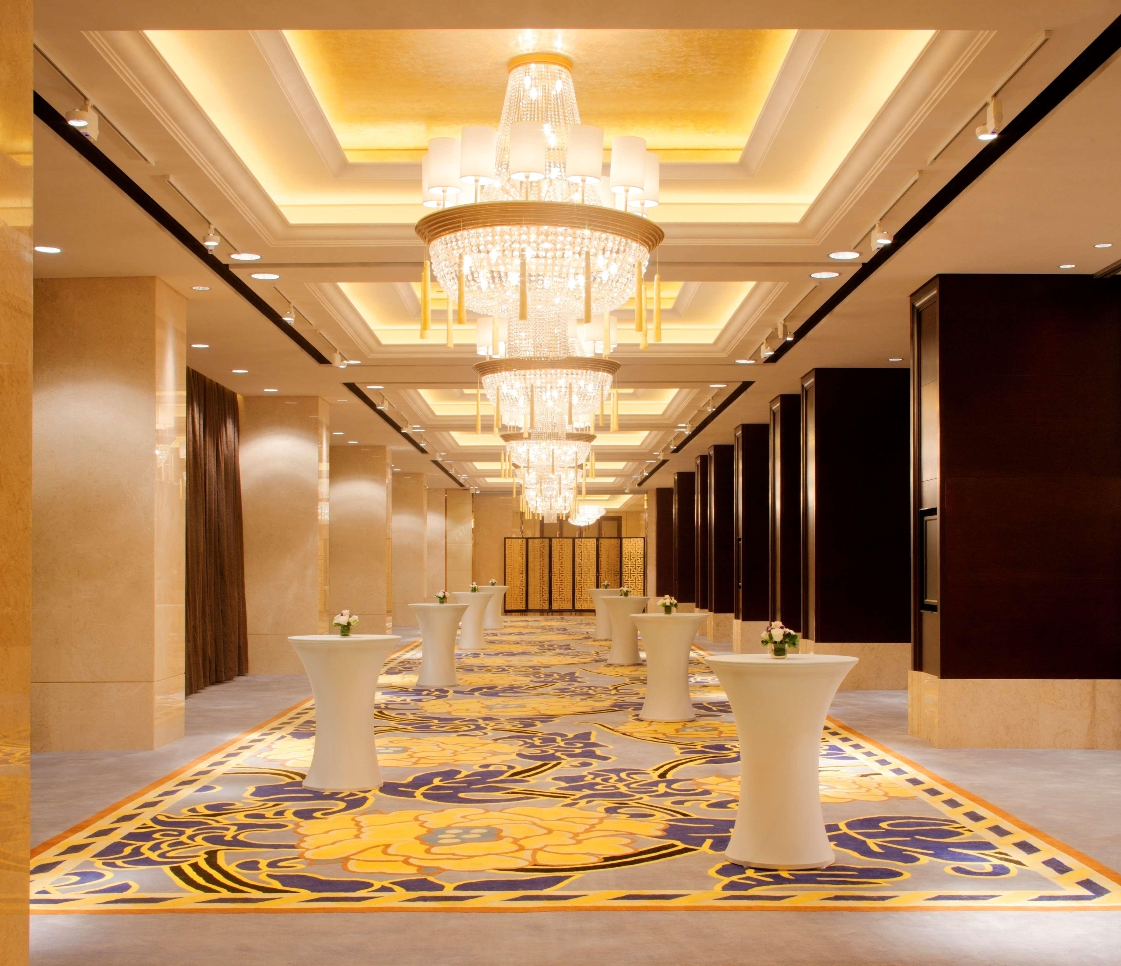 Radisson Blu Plaza Chongqing - Free 2 Bottle Of Local Beer Per Room During Stay Exterior foto