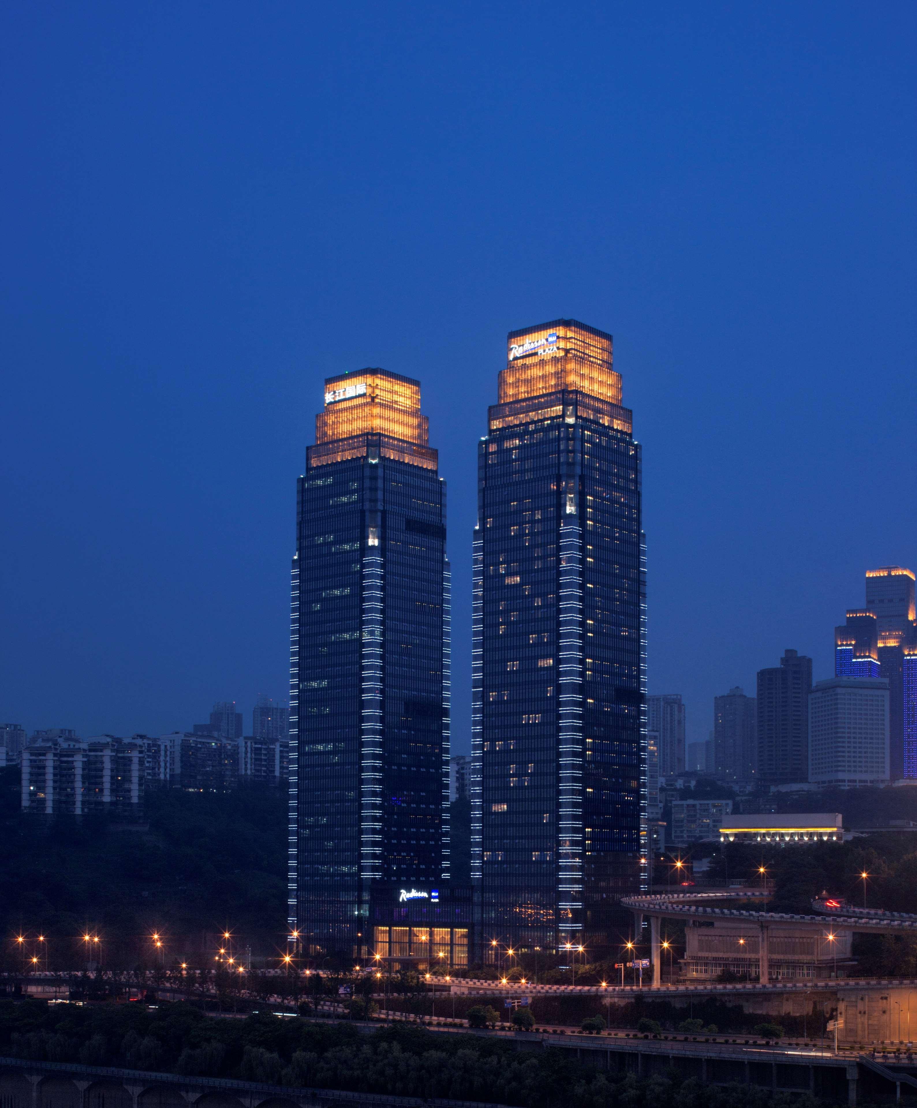 Radisson Blu Plaza Chongqing - Free 2 Bottle Of Local Beer Per Room During Stay Exterior foto