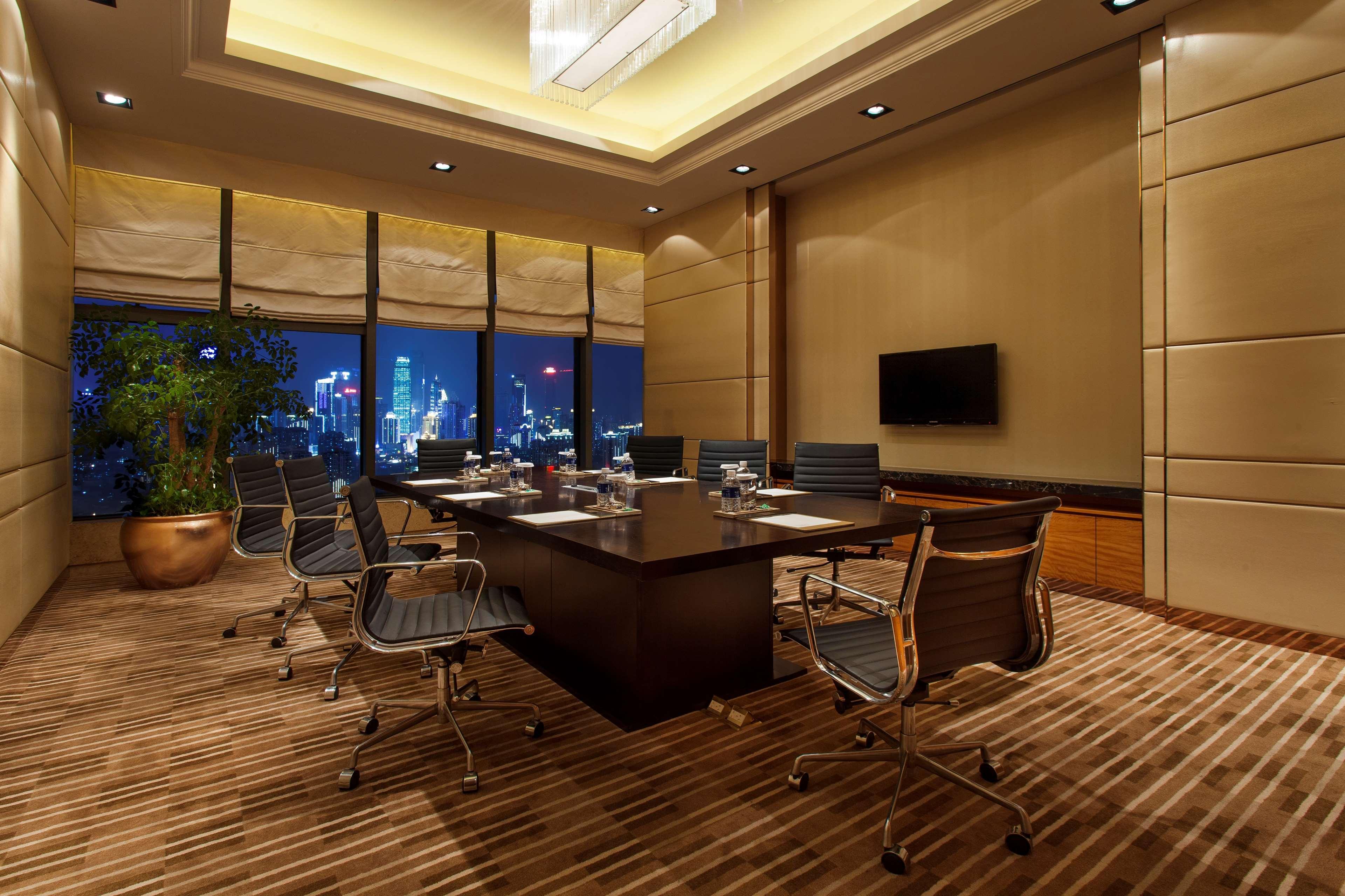Radisson Blu Plaza Chongqing - Free 2 Bottle Of Local Beer Per Room During Stay Exterior foto