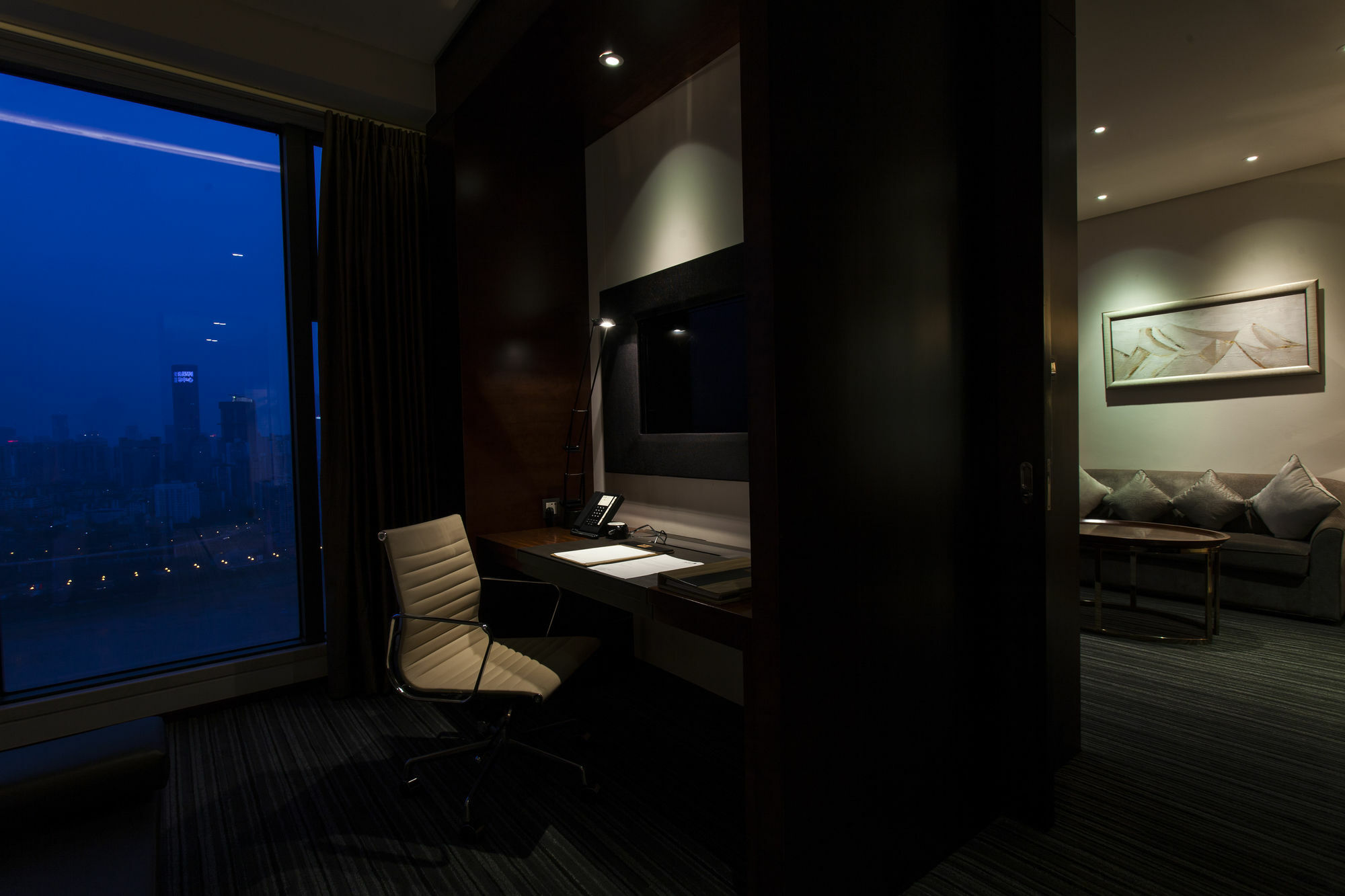 Radisson Blu Plaza Chongqing - Free 2 Bottle Of Local Beer Per Room During Stay Exterior foto